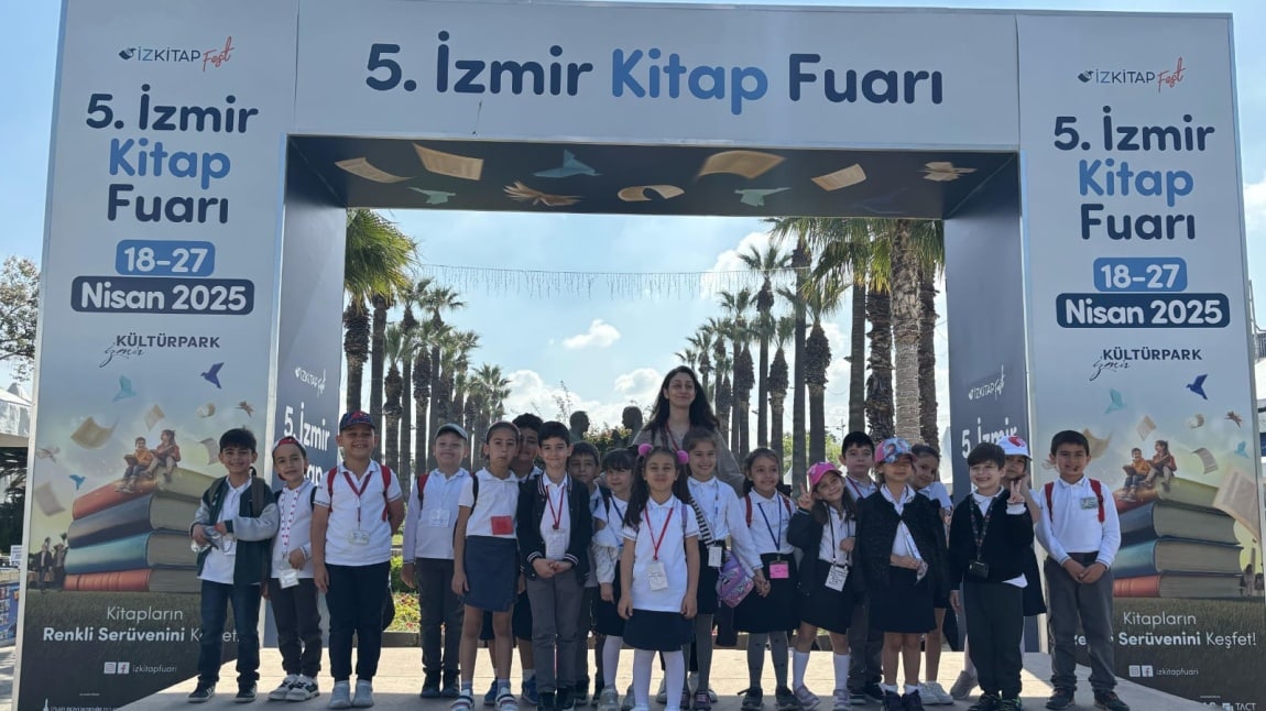 Mustafa Reşitpaşa İlkokulu Öğrencileri İzmir Kitap Fuarında